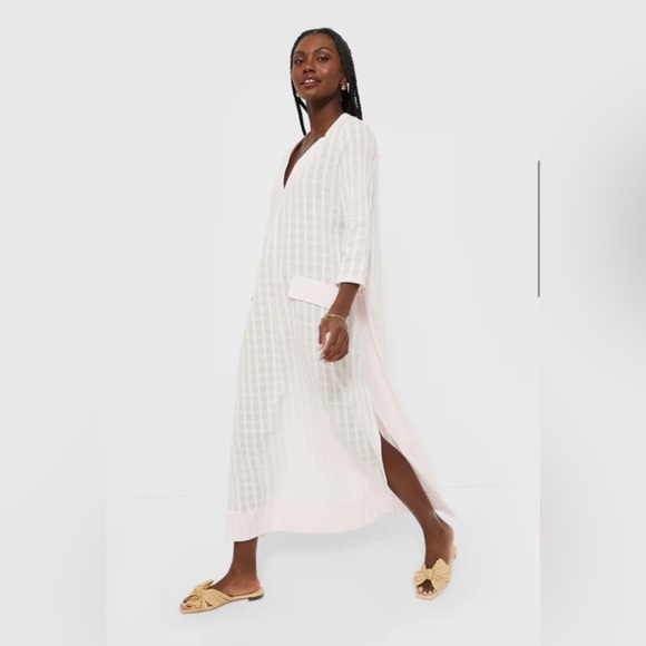 Tuckernuck: Pomander Place Carolina Light Pink Caftan- extra small - Picture 3 of 11